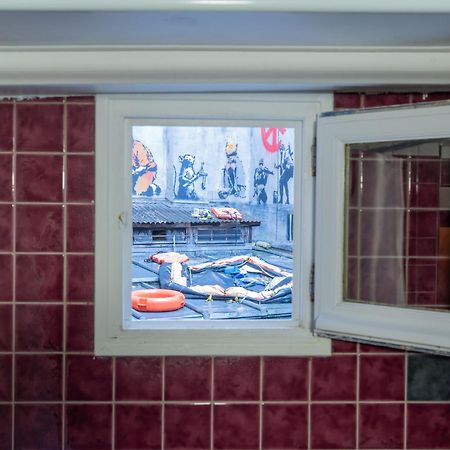 Walled Off Hotel باريس المظهر الخارجي الصورة