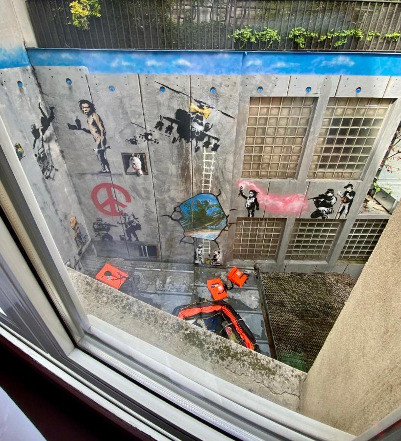Walled Off Hotel باريس المظهر الخارجي الصورة